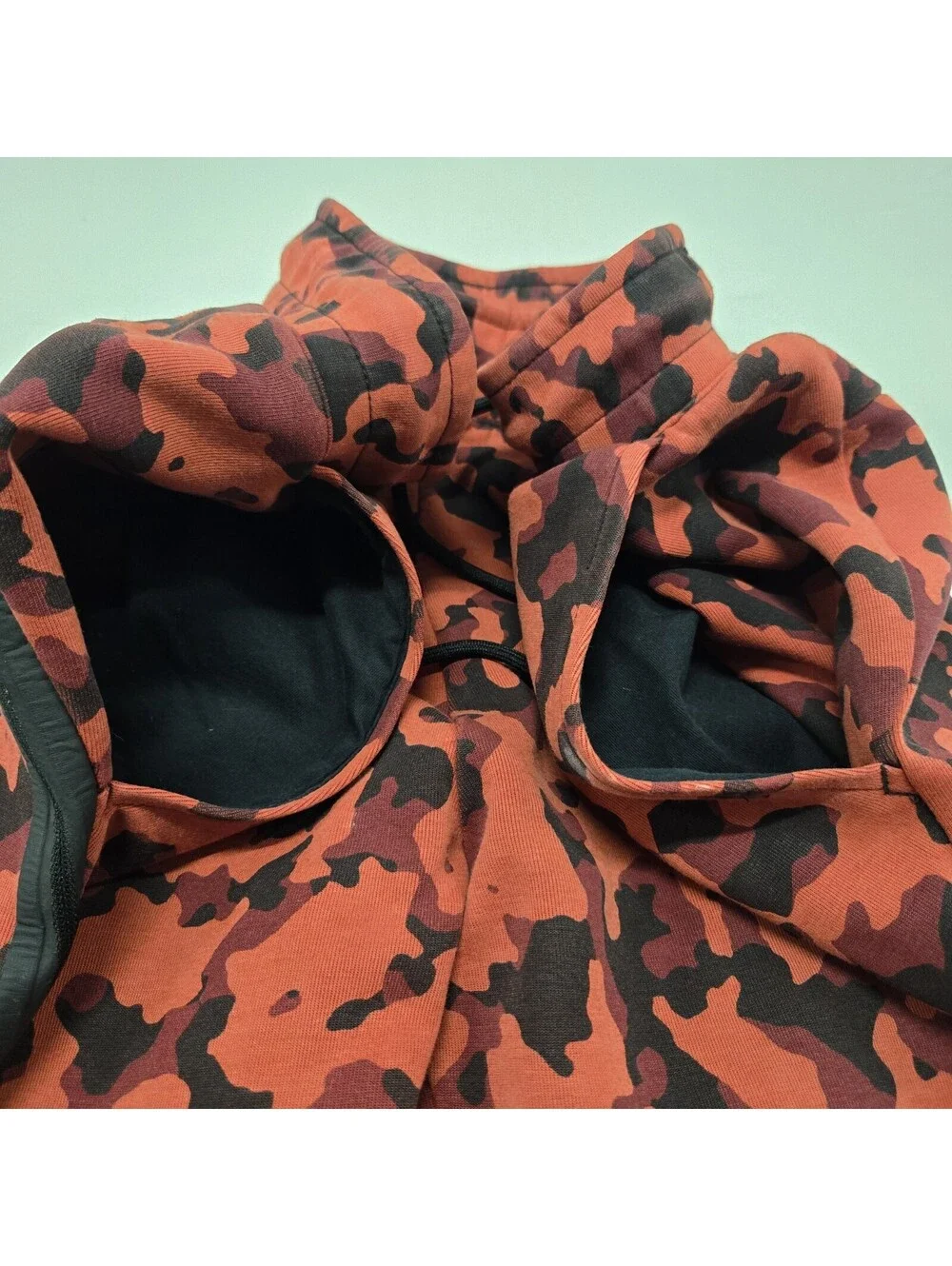 Size MEDIUM Nike Sportswear Tech Fleece Camo Jogger Pants Red Black CJ5981-603